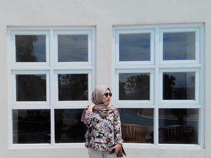 Jendela aja berdua berdampingan, masa kamu cuma sen... *kemudian sinyal ilang* .
.
.
.
.

#ootd #hijab #bandung #vintage #igers #window #gasibu #indonesia #likeforlike #like4like #city #outdoors #photooftheday #photography #picoftheday #vsco #vscocam #girl #street #happiness #clozetteid #explorebandung #vscogood #building #tree #instadaily #livefolk #throwback #tb #latepost