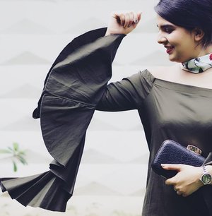 Sleeves Game Strong with all the ruffles 👌🏻 On the blog 🔜
📷: @edijanwari .
.
.
.
.
.
#ootd #photooftheday #fashionblogger #igers #instadaily #mumbai #indian #jakarta #love #blogger #clozetteid #midwestbloggers #like4like #instafashion #igfashion #fashiongram #whatiwore #streetstyleindia #bloggersuperlooks #prettylittleiiinspo #styletip #lovesavy #stylecollective