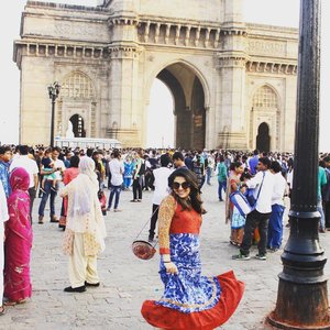 Getting all touristy at the Gateway of India 🇮🇳 #femmetravel
