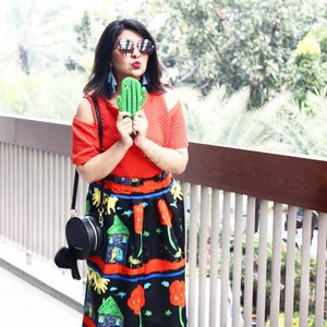 Posting this picture because my cactus case is too cute and it matches my outfit! 😂😉 HAPPY FRIYAY! .
.
.
.
.
.
#ootd #photooftheday #fashionblogger #igers #instadaily #mumbai #indian #jakarta #love #blogger #clozetteid #midwestbloggers #like4like #instafashion #igfashion #fashiongram #whatiwore #streetstyleindia #bloggersuperlooks #prettylittleiiinspo #ootdindonesia #styletip #lovesavy #asianinfluencers #stylecollective