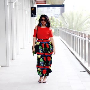 The Prints and The Princess 👸🏻😜This look is now up on my blog! Click the link on my bio 💁🏻
.
.
.
.
.
.
#ootd #photooftheday #fashionblogger #igers #instadaily #mumbai #indian #jakarta #love #blogger #clozetteid #midwestbloggers #like4like #instafashion #igfashion #fashiongram #whatiwore #streetstyleindia #bloggersuperlooks #prettylittleiiinspo #ootdindonesia #styletip #lovesavy #asianinfluencers #stylecollective #scsisterlove