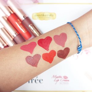 .
Who can ressist this gorgeous color!!!!
It's full shade of Mustika Ratu Matte Lip Cream Ultra Moisturizing 💕
Atas ki-ka: 1-2
Bawah ki-ka: 3-6
.
#mustikaratumattelipcream #mattelipcream #mustikaratu #sociollaxmustikaratu #bblogger #bloggerslife #sociolla #sociollablogger #lipstick #lipstickaddict #lipsticklesbian #makeup #clozetteid #potd #swatch #colorswatch #lipstickswatch #handswatch #bestoftheday