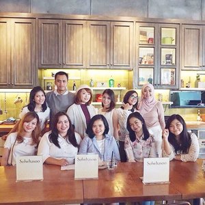 .
Happines is a table covered in good food, surrounded by great friends, gossiping, and had a beauty chit chat. So we caled it Makan Siang Cantik with @sulwhasooindonesia 💕
.
#sulwhasoo #sulwhasooindonesia #beautylunch #latepost #happines #happyday #bestoftheday #instadaily #ClozetteID #StarClozetter #beautyevent #beautyblogger #bloggerslife #indonesianbeautyblogger