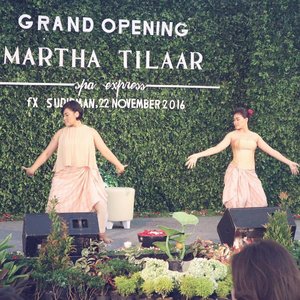 .
Earlier today at Grand Opening Martha Tilaar Spa Express at FX Sudirman 💕
.
#marthatilaar #marthatilaarspaexpress #spa #grandopening #beautyevent #bloggerslife #clozetteid