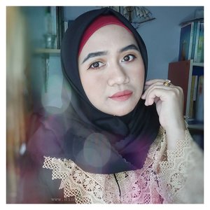 lagi rajin 😅🤭 ini bukan soal make up nya, tapi aku lagi foto2 untuk review produk make up...#dasteran #beautybloggers #beautybloggerindonesia #gobancosmetics #ClozetteID
