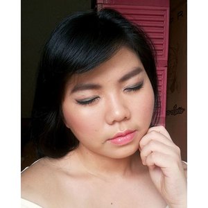 Recreate look by @daniellerae.xo , she was using NYX advant pallete.  But I don't have that palette so I use @silkygirl_id eyeshadow palette  and @loraccosmetics pro 2!  Always love @daniellerae.xo makeup tutorial. Her makeup always on point. Beside that  she also got funny and bubbly personality,  so I really enjoy watching her . #clozetteid #makeup #motd