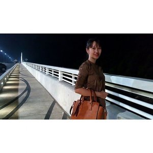 Chilled out night

Top by @salestockindonesia
Bag from @stradivarius 
Red lipcolor by @silkygirl_id 
#clozetteid #beautyblogger #ootd #photooftheday #redlipstick #instagood #me #smile #follow #cute #photooftheday #tbt #followme #girl #beautiful #happy #picoftheday  #TFLers #fashion #igers #fun #summer #instalike #bestoftheday #smile #friends #instamood