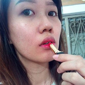 Happiness is trying a new lipstick.

I use @purbasari_indonesia from @femaledailynetwork shade 84 ruby, and it suits my skintone ☺

Please ignore my big pores, as I didn't apply anything on my face.

#beautyblogger #femaledailynetwork #idbeautyblogger #clozetteid #mattelipstick #lippies