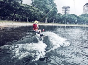 I had so much fun last week with @singaporewakepark .Thank you @loveshinystars for the invite 🏄🏻
.
.
.
#ladies_journal #clozette #clozetteid #wakeboarding #cableski #wakepark #singaporewakepark #sundaybumday #singapore #igsg #sgig #asian #asiangirl