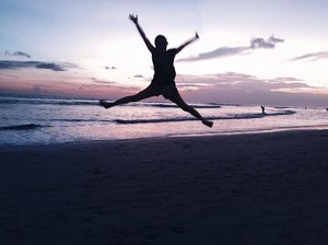 Happy Me is HAPPY 😎🏖
( 📸 cc: @re2land88 )
.
.
.
#ladies_journal #seminyak #bali #indonesia #clozette #clozetteid #holiday #travelling #sunset #instasky #instatraveling #instamood #instadaily