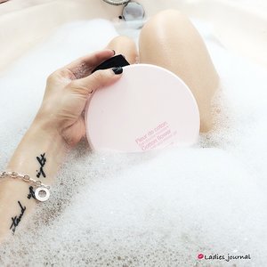 Relaxing time before i go for climbing later. Love this smell "Cotton Flower" bubble bath and shower gel from @sephorasg 💗💗💗 #ladies_journal #clozette #clozetteid #beauty #sephora