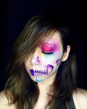 [ Star Skull ] inspired by @the_wigs_and_makeup_manager. Thank you for inspiring me ☺️ , even not exactly the same because I don't have holographic stickers and gems. This need more practice. -----
Key products:
💜 @juviasplace The Masquerade Palette from @comamakeup 💛 @nyxcosmetics_sg NYX Primal Colors IN hot Yellow; NYX White Liquid Liner; NYX Liquid Suede in Amethyst
💙 @bhcosmetics Blacklight Highlight Palette
❤️ @houseoflashes in Temptress Wispy ----
#ladies_journal #makeup #makeuptransformation #makeupgeek #makeuplover #makeupaddict #makeupjunkie #sfx #sfxmakeup #clozette #clozetteid #beauty #clozette #clozetteid #beautygram
