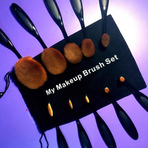 Received popular & best seller Oval Makeup Brush Set from @mymakeupbrushset 
All these brushes with different shape and size have their own different function, like for face, eyes or cheeks. You should check them out. Pretty interesting though 😏
.
.
.
#ladies_journal #mymakeupbrushset #clozette #clozetteid #beauty #makeuptools #makeup