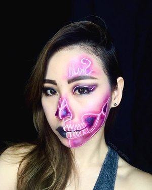 [ 💗NEON SKULL 💀] Inspired by @the_wigs_and_makeup_manager ; thank you for keep inspiring me on practicing 💖 ------
Key products :
💀 @juviasplace Masquerade Palette from @comamakeup 💀 @nyxcosmetics_sg NYX White Liquid Liner; NYX Liquid Suede in Stone Fox
💀 @maccosmetics Spellbinder Shadow in Retrograde -----
#ladies_journal #makeup #makeupgeek #makeuplover #makeupjunkie #makeuptransformation #skull #neon #beauty #beautygram #clozette #clozetteid #maccosmetics #nyxcosmetics #nyxprofessionalmakeup #juviasplace #juviasplacemasqueradepallete #sfx #sfxmakeup