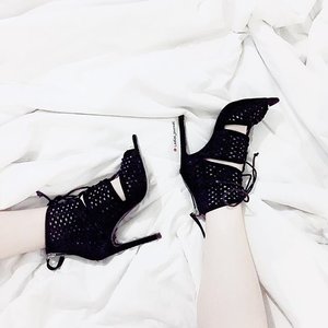 Hello new lover badass ☠

#ladies_journal #shoes #heels #clozette #clozetteid #clozetteambassador #black