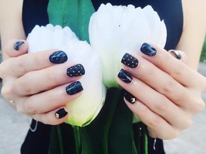 Getting my nails done with @nailstore_byme which customised for my personality ✖️✖️ Never been this fun for having beautiful nails done 😎 Black Marble + Chanel Inspired + Black Matte = Perfect combination 👍🏻
Get your appointment now 💅🏻 .
.
.
#ladies_journal #clozette #clozetteid #clozetteambassador #nails #notd #black #fashion #style #nailsart #nailswag #beauty