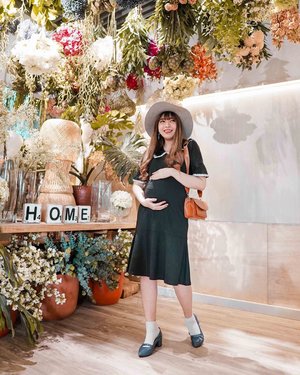 Choose to be happy, grateful and fulfilled every single day 😊😊
.
.
📷 @yumiiikoo .
.
.
.
#clozette #clozetteid #lookbook #looksootd #cidstreetstyle #pregnancyoutfits #pregnantoutfit #fashion #looks #yunitapregnantoutfit