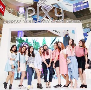 Super late post 😅😅. Dressed up in pink and blue for @pixycosmetics blogger gathering last month. More picture on my blog 👉🏼pinktearydream.blogspot.com
.
.
.
#clozetteID #medanbeautygram #bloggermedan @medanbeautygram