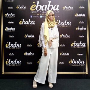 Event  kemarin, Syukuran atas launchingnya @ebaba_id . Congratulations 🎉 inshaaAllah berkah ❤ Terimakasih banyak atas undangannya 💝Yukk mampir ke www.ebaba.co.id ☺..#syukuranebaba #ebabaxhijabblogger #ihblogger #indonesianhijabblogger #clozetteid #blogger #beautyblogger #lifestyleblogger #fashionblogger #starclozetter #ebaba_id #indonesianfemalebloggers #bloggerindo