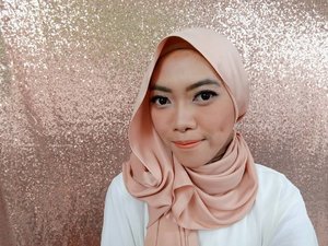 Fresh natural orange for ied fitr. .
.
.
.
.
.
#ClozetteID #beauty #makeup #makeuplook #beaufavele #beaufavelebydian #beautyblogger #blogger #bloggerindo #BloggerceriaID #starclozetter #indobeautyblogger #indobeautygram #indonesianfemalebloggers #indonesianfemalevloggers #indonesianhijabblogger #ihblogger #bloggerperempuan #makeupaddict #like4like #hijablook #hijabstyle #IdulFitrilook #makeuplebaran #inspirasimakeup