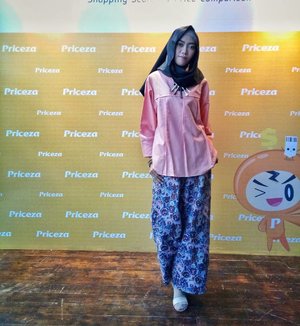 God always gives the best path to you. 
Happy saturday 💝
.
📷 At #PricezaXBloggerCeria intimate blogger gathering .
.
.
#ClozetteID #starclozetter #clozettedaily #OOTD #hijabstyle #hijabootdindo #hijablook #fashion #modestfashion #style #modeststyle #blogger #bloggerindo #bloggerceriaid #indobeautyblogger #indobeautygram #fashionblogger #lifestyleblogger #indonesianfemalebloggers #ihblogger #indonesianhijabblogger #beautyevent #bloggergathering