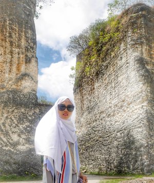 Peace is the beauty of life. It is sunshine. Happy friday 💖
.
.
.
📸 @ariright .
.
.
.
.
.
#ClozetteID #clozettedaily #life #lifestyle #fashion #hijab #hijabstyle #travel #traveller #hijabfashion #bali #balidaily #baliindonesia #explorebali #blogger #fashionblogger #beautyblogger #femaleblogger #bloggerindo #indonesianblogger #indonesianfemaleblogger #indonesianhijabblogger #travelblogger #lifestyleblogger #lumix #lumix_id  #lumixindonesia #lumixgf8 #lumixgf8indonesia #lumixgf8bydian