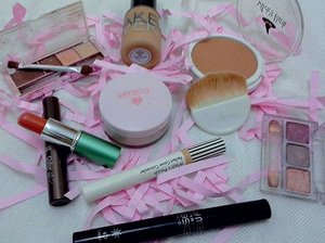 Ma supernatural and simply makeup tools. How about you girls? @mitasantika03 @gigigiani 
#ClozetteID #TWOnderfulJourney #clozettextenwa #cid2ndanniversary #day5 #makeup #makeuptools #starclozetter @clozetteid