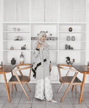 When a woman is talking to you, listen to what she says with her eyes.......#clozetteID #ootd #OOTDindo #ootdhijab #Fashion #style #blogger #hootd #hotd #hijabootdindo #hijabootd #diannostyle #fashionblogger #indofashionpeople #indofashionblogger #bloggerindo #bloggerlife #clozettedaily #starclozetter #lookbook #lookbookindonesia #fashionpeople #hijaboftheday
