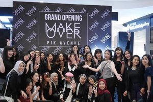 Yesterday at @makeoverid opening store with @clozetteid fellows. Cheers! ✌
.
📷 @ariright .
.
.
.
.
.
#Clozetteid #MakeOverID #MakeOverStore #MakeOverGrandOpening #beauty #beautyevent #blogger #bloggerindo #bloggerindonesia