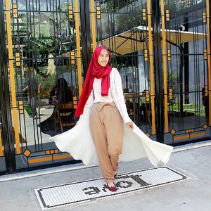 My look for the happiness of Ramadhan 😇 cheers up the day 😄 ..#fashionisyou #ClozetteID #lafayettejktxclozettefiu #hijabinfashion @lafayettejkt @clozetteid #starclozetter #ootd #hootd