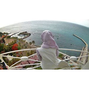 Life's up and down from the time you get here to the time you leave (LB).Location: Menara Titik 0 Km, Anyer, Banten. .#clozetteID #travelingwithhijab #MenaraBanten #Anyer #exploreBanten #travelling #Indonesia #titik0km #indotravellers #traveller #exploreindonesia #beautifulindonesia #visitindonesia #visitbanten #banten #brica #bricaalphaedition #bricaindonesia #brica5alpha