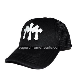 The front: 3 cross patches (white leather patch)The top: Cross ballBack: MeshChrome Hearts Trucker Cap 3 Crosses V2 Black/White.The design which three white cross leather patches stuck to in black CAP.Cross ball of the silver sticks to the top.