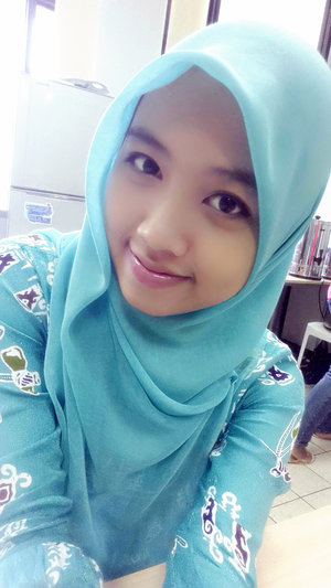 i'm sorry,, tosca again.. :D it just because i love my "batik papua" so much.. 