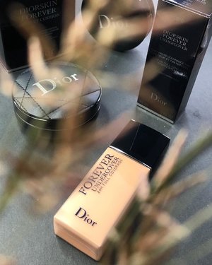 #Dior #foundation is heavy rotation my staple 🌹
Adding this #diorforeverundercover #diorforeverfoundation on my #makeupcollection 🌹
Plan to use it today 🌝 And test it for long hours errands n meeting I have today. 
Gonna update in my #instastory later. .
#makeup #makeuppost #makeuptalk #clozette #makeuplover #wakeupandmakeup #clozetteid #iphonex #iphonexphotography #beautygram #diorbeauty #diormakeup #beautyblogger #beautyenthusiast #makeupaddict