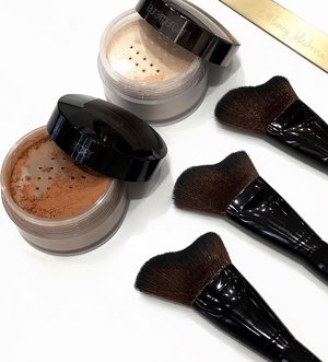 I love to collect makeup brushes so much â™¥ï¸�â™¥ï¸�â™¥ï¸� and using it to apply some products to achieve specific finish I want.
Only #makeupjunkie could relate â™¥ï¸�â™¥ï¸�â™¥ï¸�
Shown here, Laura mercier best seller loose powder â™¥ï¸�â™¥ï¸�â™¥ï¸�
â€¢
â€¢
â€¢
#makeup #makeuptalk #makeuppost #lauramercier #lauramerciermy #clozette #clozetteid #makeupflatlay #makeupshoot #beautygram #beautyblogger #beautyinfluencer #beautylover #makeupcollector #makeupbrushes #beautyjunkie
