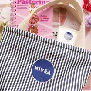 Good makeup, good remover. And all you need is one step product to cleanse your skin from makeup, sebum, and dirt. Definitely cut off your time of beauty routine!
#clozetteid #nivea #makeupremover #facecleanser #makeup #skincare #beauty