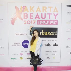 Theres so many beauty events nowadays, like Jakarta x Beauty 2017 @femaledailynetwork. Currently writing down the post 💻
.
.
.
#blogger #event #fashionblogger #beauty #beautyblogger #clozetteid #lykeambassador #beautynesiamember #jakartaxbeauty2017