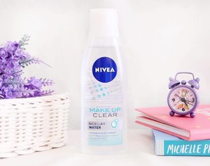The term of Micellar Water is really famous nowadays! For you who loves makeup, must be familiar with this kind of products. And since it appears, Micellar Water becomes one of my skincare routine before I go to sleep 🌙😴 One of my favourite is NIVEA Make Up Clear Micellar Water. It contains Micelle and Capric glycerides which works like a powerful magnet to remove impurities and effectively clean the entire makeup on the face, no residue at all! ✨ What I like the most is this product is a water based and not contain dyes, perfumes, alcohol, parabens, and silicon, so it is certainly very safe to use on our skin, especially on sensitive skin like me! So, have you tried this product before? Let me know your opinion @nivea_id 💙