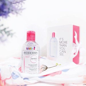 The prioneer & a-must-have product for beauty enthusiast : @bioderma_indonesia Sensibio H2O Micellar Water 🎀 I bet you guys already know about this holy grail product since it's the first one whom introduce us into Micellar Tech that can cleanse & remove our makeup in just a second ✨ Since then, it becomes my fav and i've been using 4 bottle of this micellar water. It's convenient & suit for all skin types!
__
And here's a good news for you who love Bioderma just like i do 🙌🏻 Special on this month, @sociolla is having a special promotion for #BiodermaIndonesia producs such as :
1️⃣ Bioderma Sensibio H2O 100ml = 99.000 (discounts from 143.909)
2️⃣ Bioderma Sensibio H2O 250ml = 272.800 (discounts from 341.000)
3️⃣ Bundling Bioderma Sensibio H2O 250ml + Sensibio H2O 100ml (plus free pouch) = 231.000
__
This promo is valid from April 24th - May 31th 2017. So, better grab it while it last 😉
.
.
.
.
.
.
#clozetteid #bioderma #micellarwater #beautyblogger #beautyenthusiast #makeupjunkie #bestoftheday #skincare  #indonesianbeautyblogger #styleblogger #skincareaddict #bestoftheday #beautytips #beautybloggerid #beautyguru #l4l #likesforlikes #makeup #asiangirl #instastyle #얼짱 #일상 #데일리룩 #셀스타그램 #셀카 #beautyinfluencer