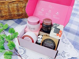 Oh, look! What's on my mail today? 👀 My @altheakr pink beauty box all the way from Korea is finally here! 🛍 So let's see what i've got : - Banila Co Clean It Zero Cleansing Balm (Pink) - Tony Moly Panda's Dream Brightening Eye Base- Innisfree Super Volcanic Pore Clay Mask- Petitfee Black Pearl &amp; Gold Hydrogel Eye Patch- And i also get free sample! Gem Miracle Black Pearl O2 Bubble Mask Thankyou so much #AltheaID for being an user friendly website with tons of authentic and afforadble Korean Beauty Products! Can't wait to try it all and catch my review soon on www.colored-canvas.com ✨ #ClozetteID #Althea #AltheaKorea