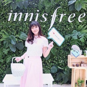 And finally, welcome Innisfree to Indonesia 🌿🌷If you love their product like i do, no need online shopping from now on girls! cause @innisfreeindonesia will be soon open their very first store at Central Park Mall on 24th March 2017 ✨ Happy shopping!
.
.
.
.
.
#selfportrait #ulzzang #clozetteid #innisfree #beautyblogger #bbloger #beautyenthusiast #makeupjunkie #bestoftheday #skuncare #indonesianbeautyblogger #beautybloggerid #beautyguru #l4l #likesforlikes #photooftheday #beauty #makeup #asiangirl #instastyle #beautyjunkie #얼짱 #일상 #데일리룩 #셀스타그램 #셀카 #koreanbeauty #koreanbeautyproduct #beautyinfluencer