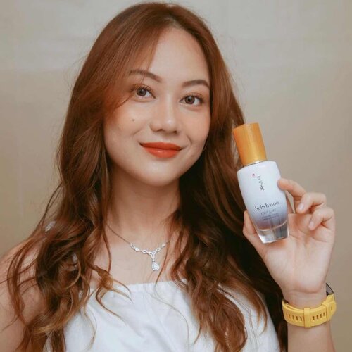 Been using Pre-Serum from @sulwhasoo.indonesia
First Care Activating Serum, Review lengkapnya sudah tayang di blogku windanasari.com ya 🥰
Overall menurut aku worth it banget sih 🥹 skin barrier ku jadi sehat lagi, pokonya semenjak pakai serum ini rasanya kulit aku jadi sehat dan glowing kaya @roses_are_rosie Blackpink lol 🥰🥹😂

#FirstSerum #FirstCare #SulwhasoolD #clozetteld #sulwhasoo