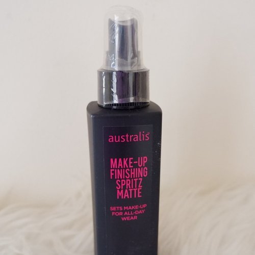 Andelan bangeet nih buat ngunci make up .. tinggal spray, praktis! #australissettingspray 