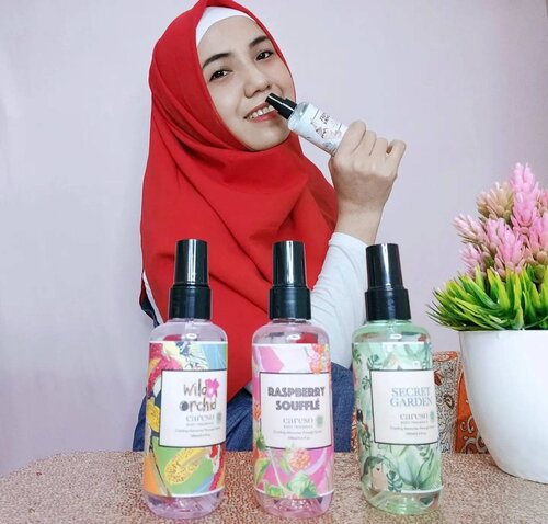 #Repost from Clozetter @reyneraea.

Siang terik dan gerah kayak gini, lumayan bikin mood jadi kacau.

Tapi, kalau semprot-semprot Careso body fragnance dari @careso.official , seketika mood membaik.

Btw, ga sabar deh pengen review ke-4 varian body fragrance ini di blog www.beautybyrey.my.id

Insha Allah besok tayang ya..

Sekarang ayo tebak dulu, saya suka bangetnya sama yang varian mana?

Ada Raspberry Souffle, Wild Orchid, French Vanilla dan Secret Garden.

Clue-nya, yang paling favorit sih, biasanya yang selalu dipegang

Nah loh, ketauan deh, tebak-tebakan macam apa inih? 😂😂😂

#Careso
#CaresoBodyFragrance 
#BodyFragrance
#Fragrance 
#ClozetteID 
#BloggerLife
#beautybloggers