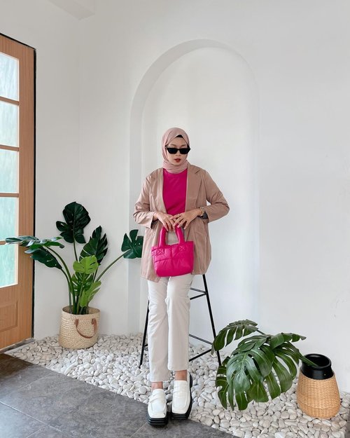 #Repost from Clozette Crew @astrityas.

Find the aesthetic spot at @satumeja ✨ Ambiance & foods are recommended! 
-

#ootd #clozetteid #ootdindo #outfitinspiration #hijablook #hijaboutfit #hijabstyle #hijabfashion #hijabfashionstyle #ootdhijabinspiration #fashiontips #fashioninspiration