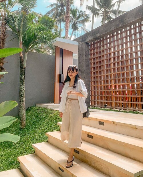 #Repost from Clozette Ambassador @sucifitriaapriani. 안녕하세요 4월
-
dibalik poto liburan yang kece
ada pacar yg megangin backpack
-
📸 @r_ezt 
📍Villa Crazy Roof - Ubud
-
#bali #indonesia #ootd #lookbook #fashion #style #travel #beauty #lifestyle #bts #abusinessproposal #forecastingloveandweather #twentyfivetwentyone #explore #lookbookindonesia #ootdfashion #ootdindo #tropical #summer #holidays #staycation #selflove #influencerbali #baliinfluencer #positivevibes #photooftheday #clozette #clozetteid