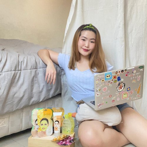 Its not a perfect year, but your face ane hair need to be peefect all the time! Happy pampering with @ovalebeautyid for my skin and @ellips_haircare for my hair 🥰. You guys should too! Stay healthy, stay fabulous ✨
#GlowWithOvale #HairLittleSecret #clozetteid