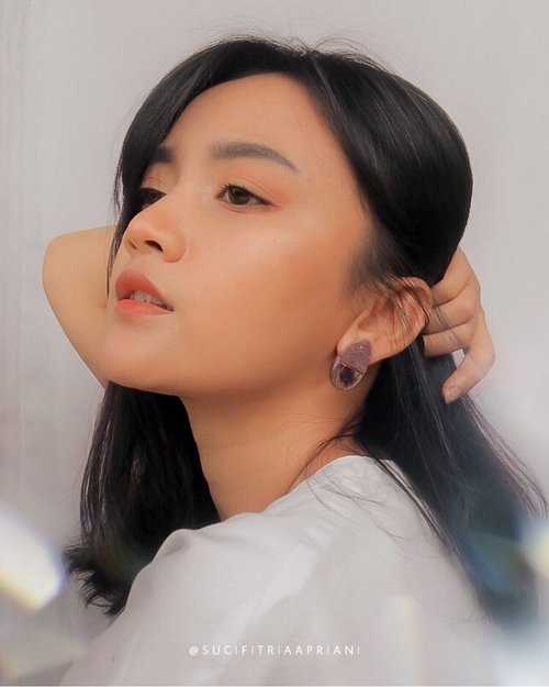 
#Repost from Clozette Ambassador @sucifitriaapriani.

Gossip dies when it hits a wise person's ear..

i'm wearing lilac dried flower earring, handmade by @athenaproject.id 

Shopee Link :
https://shp.ee/jgd8fn5

#ear #earrings #accessories #photooftheday #photography #clozette #clozetteid #fashion #style #blogger #lifestyle #influencer #hometownchachacha #hospitalplaylist2 #jewelry #handmade #love #ootd #lookbook #lookbookindonesia #lookoftheday #aboxofme