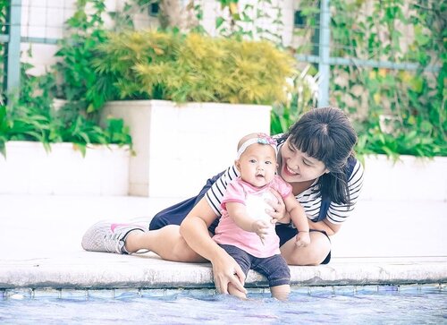 #Repost from Clozetter @JeanatteAgatha.Happy Weekend 😍.Tak terasa uda mau akhir November lagi. Ga sabar banget ingin memulai kehidupan dengan suasana yang baru 😍.Btw, Weekend ini pada kemana?..#jeanettegy #babygirl #motheranddaughter #weekendmood