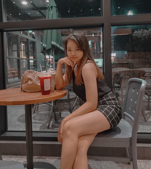 #Repost from Clozetter @ValeryWinonaa.

Drink a @starbucks after playing as a villain🥀🥀.

#ootdstyle #ootdfashion #clozetteid #clozette #fashionstyle #fashionootd